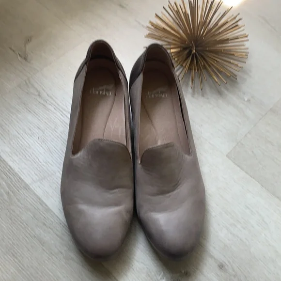 Dansko Preston Stone Burnished Nubuck gray heels - Picture 7 of 13